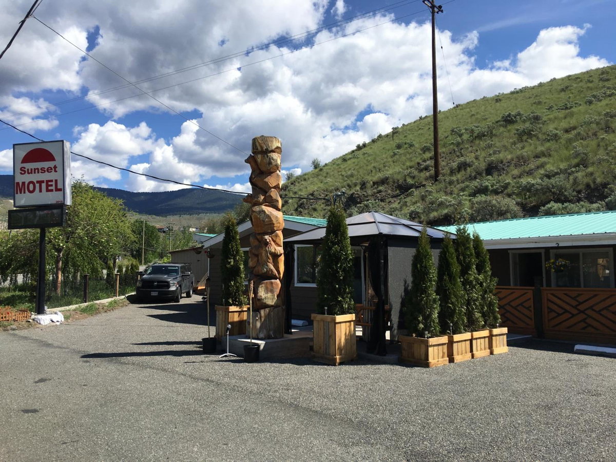 Hôtel · Sunset Motel, Cache Creek