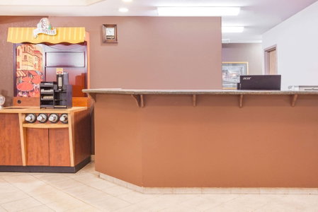 Super 8 by Wyndham Meadow Lake, Meadow Lake, Canada