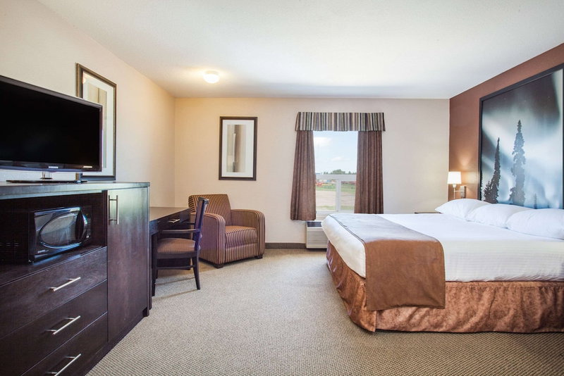 Super 8 by Wyndham Meadow Lake, Meadow Lake, Canada