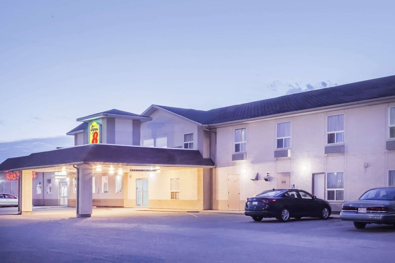 Super 8 by Wyndham Meadow Lake, Meadow Lake, Canada