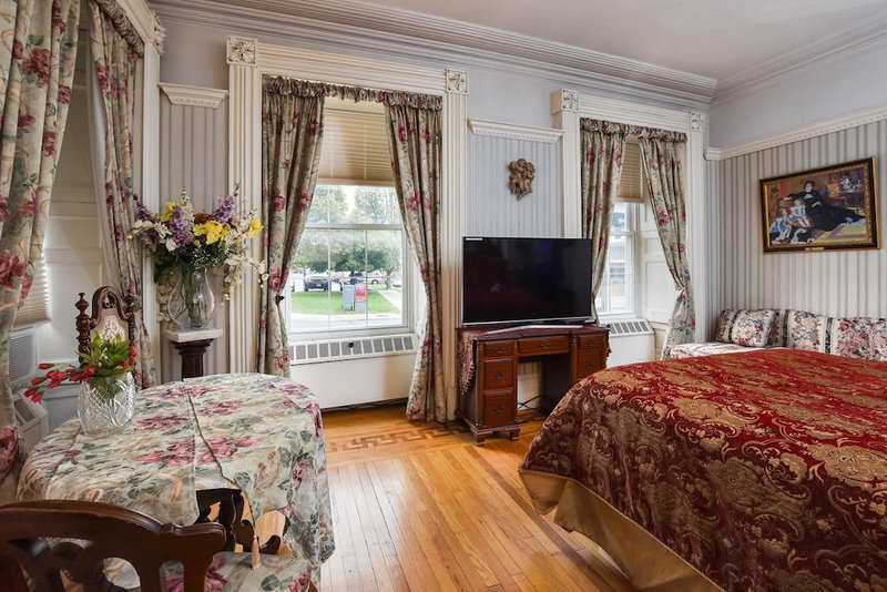 The Noble Suites, Brockville, Canada