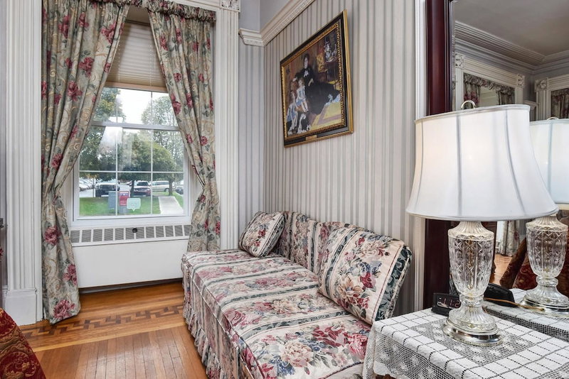 The Noble Suites, Brockville, Canada