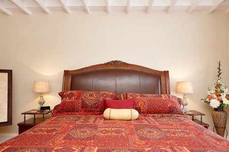 Cheltenham Suites, Caledon, Canada