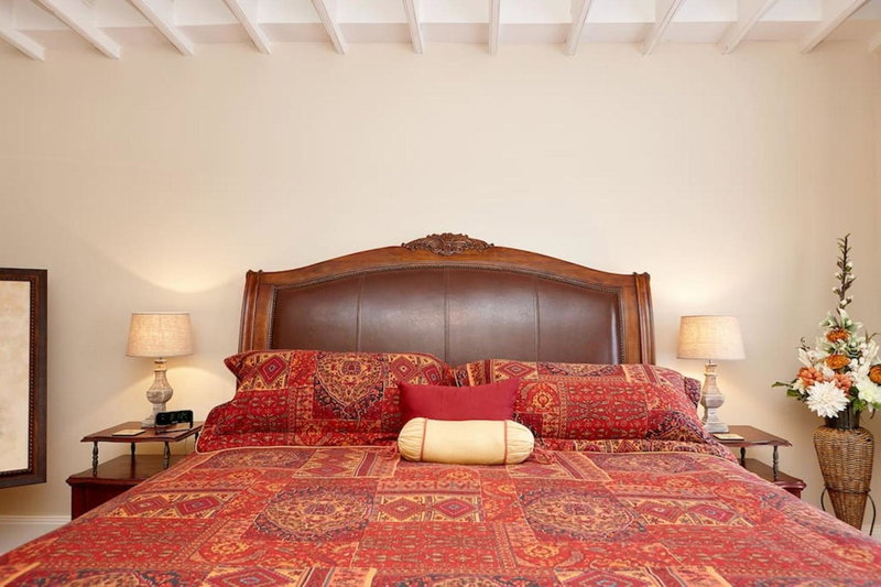 Cheltenham Suites, Caledon, Canada