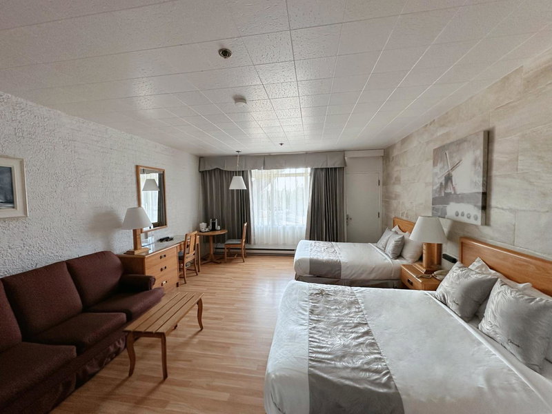Hotel La Caravelle, Baie-Comeau, Канада