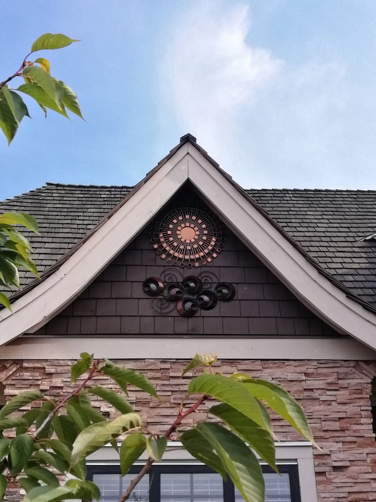 Hotel · Sunny Island by White Rock B&B, Surrey