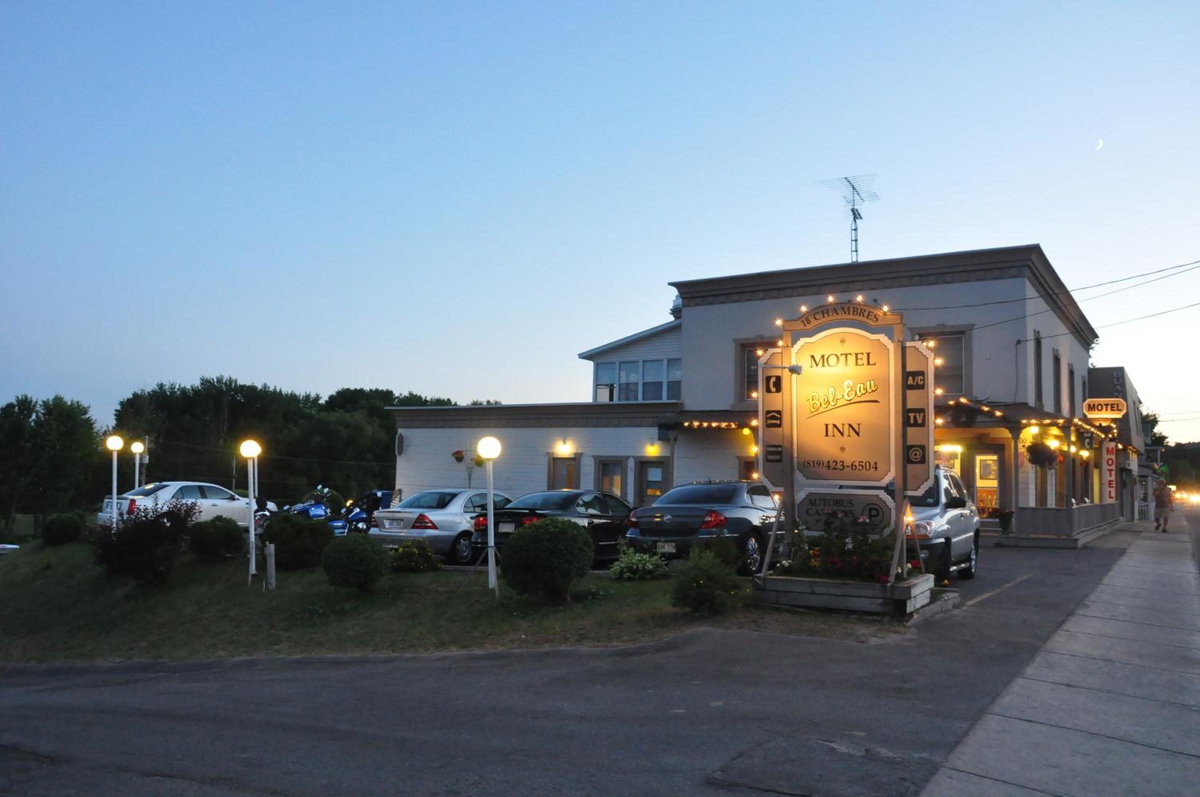 Hotel · Motel Bel-Eau, Montebello