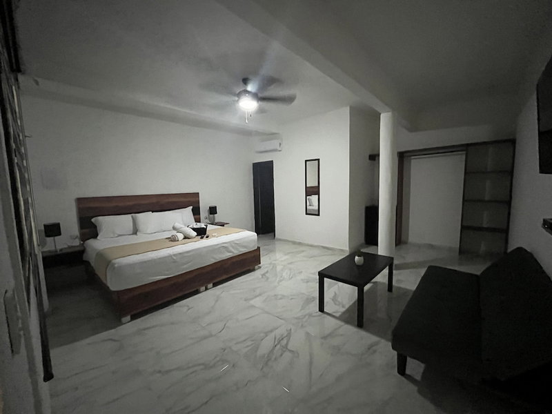 BALAM Playa - 15 Th. Ave, Playa del Carmen, Mexiko