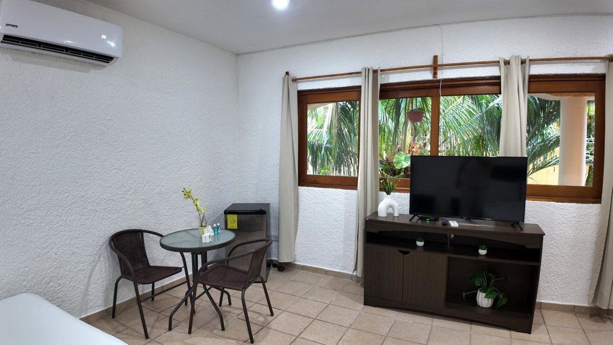Hotel · Hotel Bosque Caribe, 5th Av. zone, Playa Del Carmen