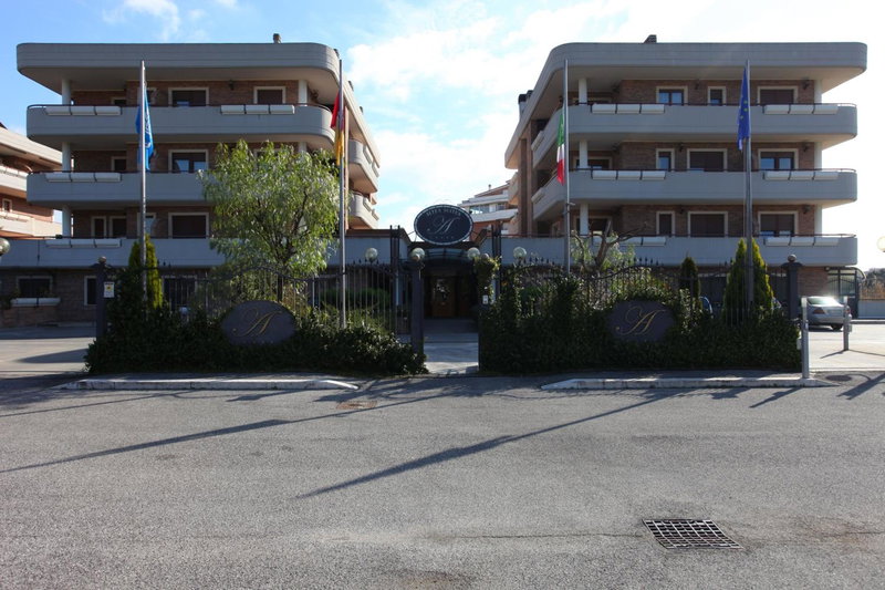 Altea Suites, Pomezia, Italy