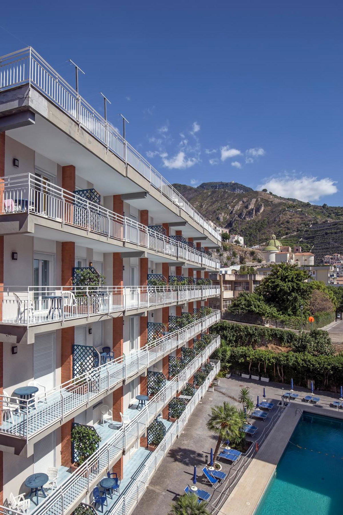 Angelina Residence, Italie