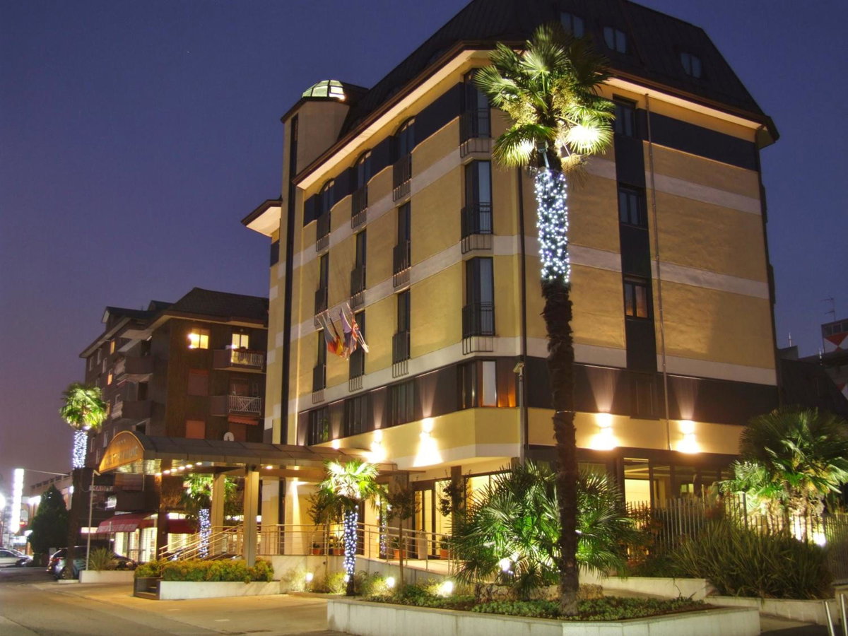 Hotel · Hotel Tiffany Milano, Trezzano Sul Naviglio