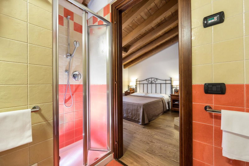 Hotel Villa Malaspina, Castel d'Azzano, Italia