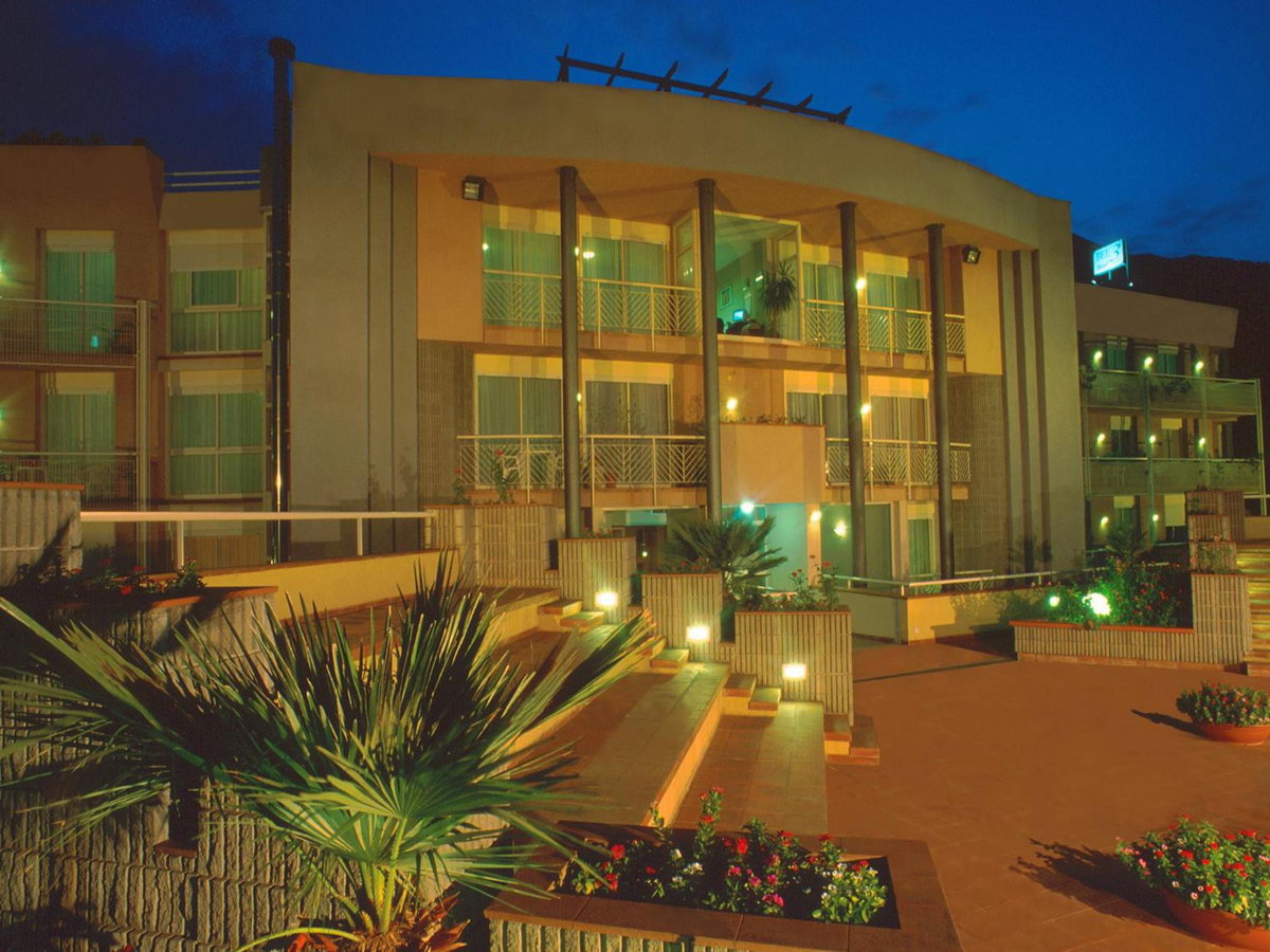 Hotel Bel 3, Italia