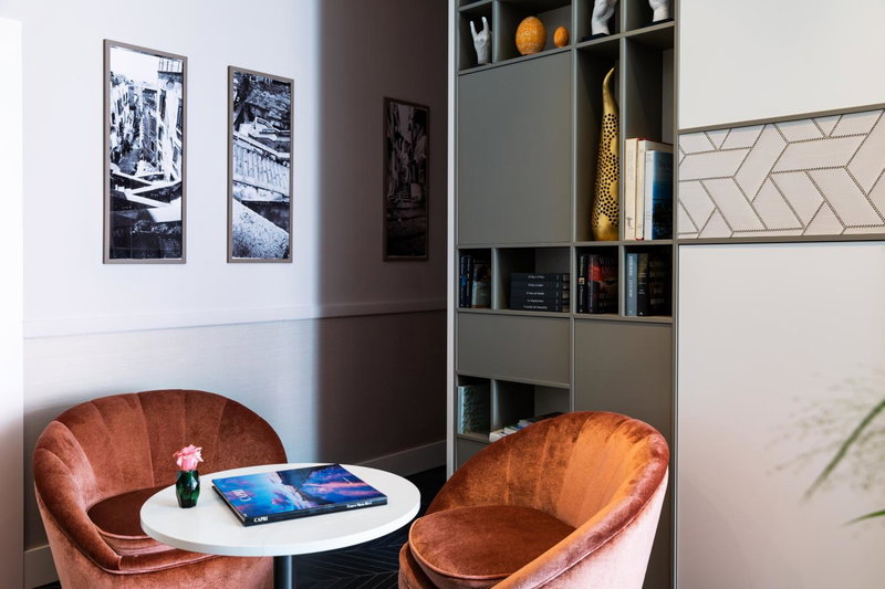 Amadomus Luxury Suites, Naples, Италия