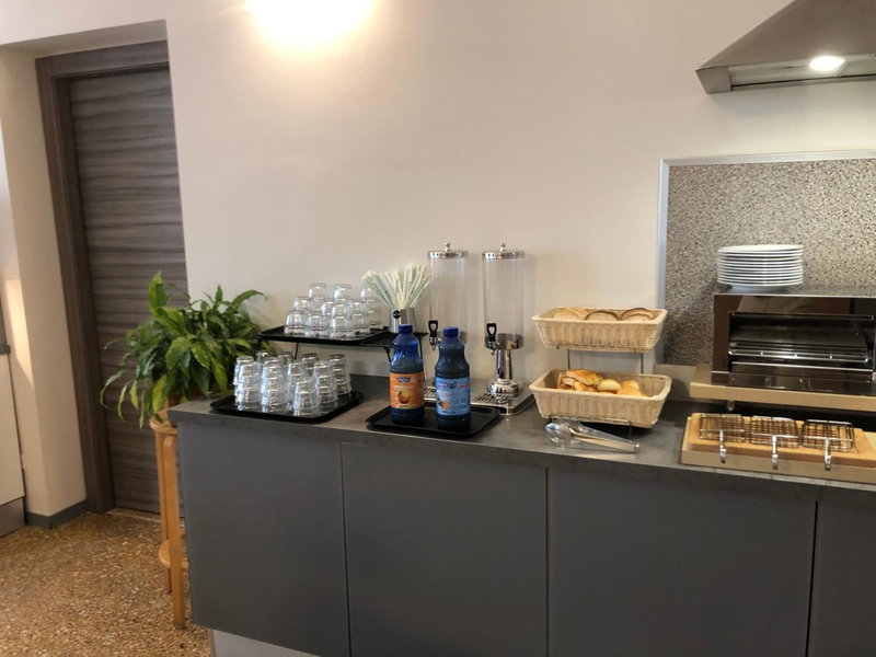 Hotel Cairoli, Genova, Italy