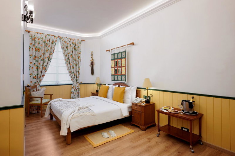 The Gordon House Hotel - Near Gateway Of India, Mumbai, India