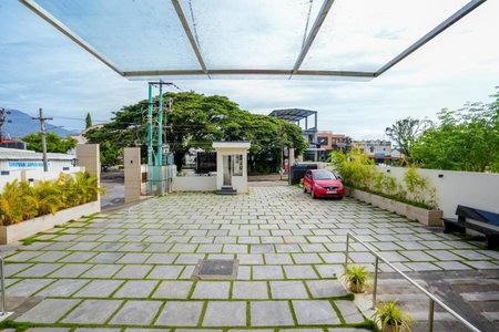 Sree Bharat Residency, Alāndurai, India
