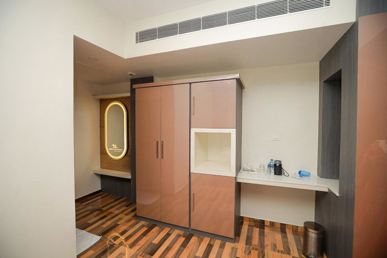 Sree Bharat Residency, Alāndurai, India