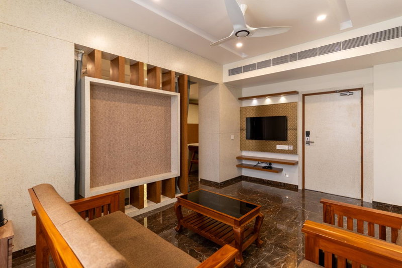 Sree Bharat Residency, Alāndurai, India