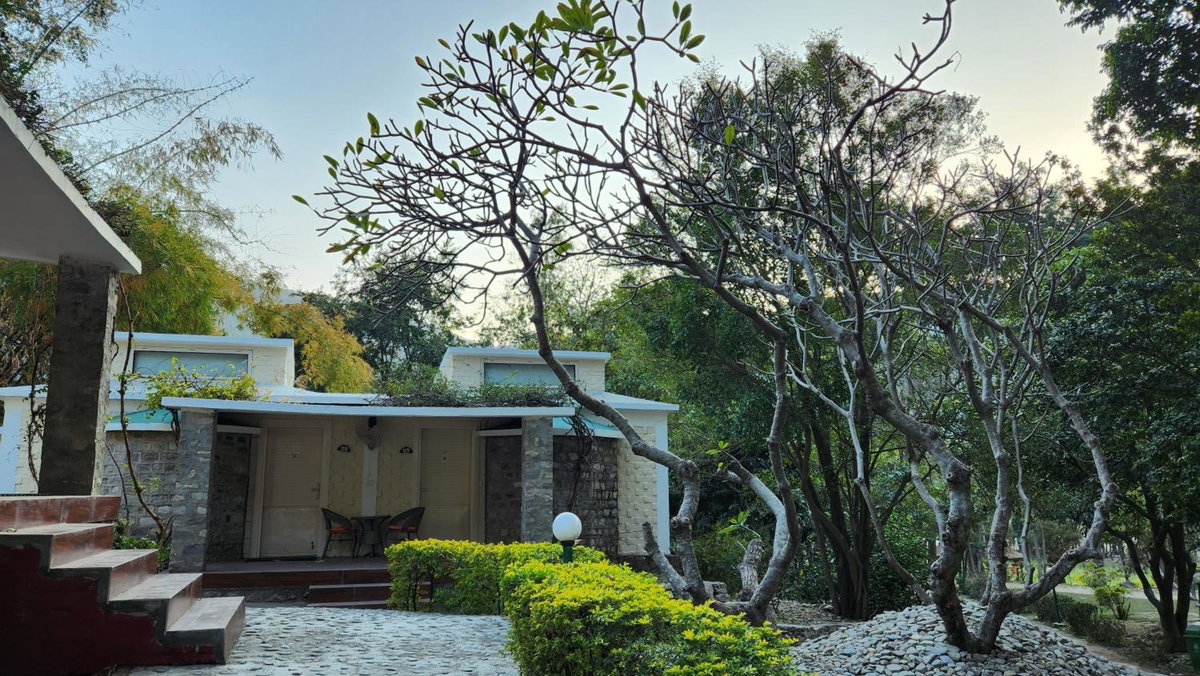 Hotel · The Solluna Resort, Marchula