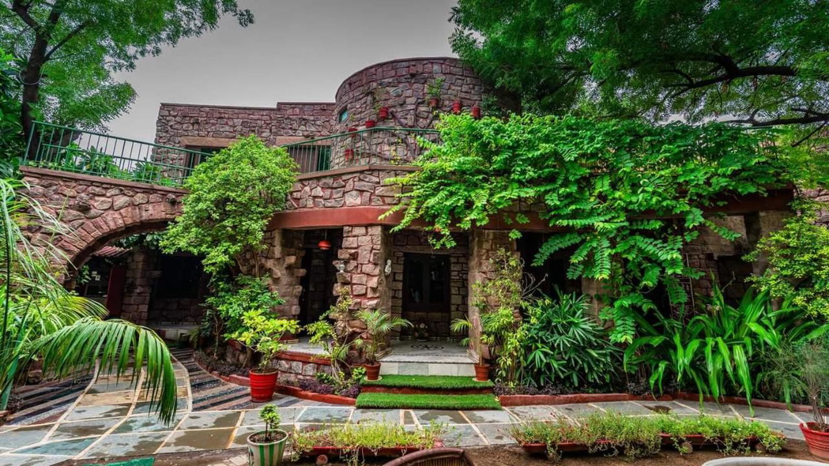 The Mandore - a leafy resort, Индия