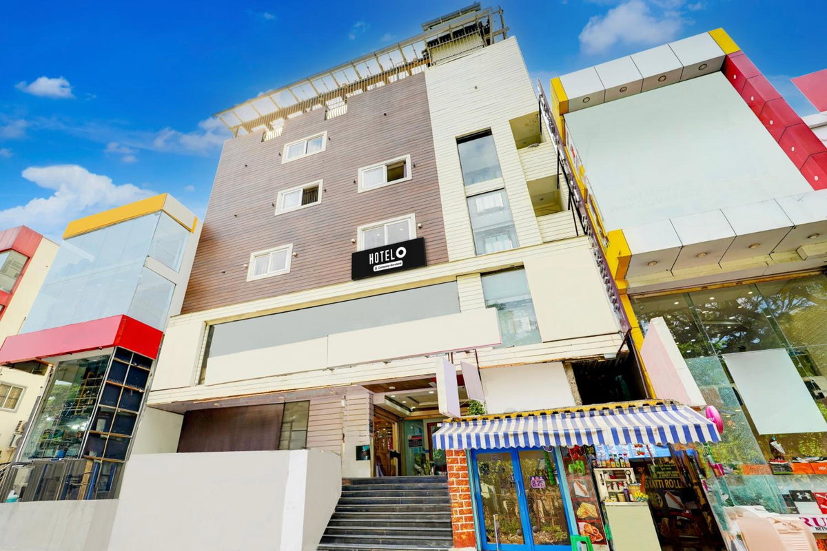 Super Townhouse MG Road Near Commercial Street, India