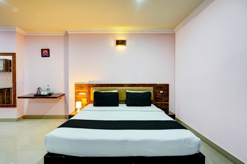 Super Townhouse MG Road Near Commercial Street, Bangalore, India