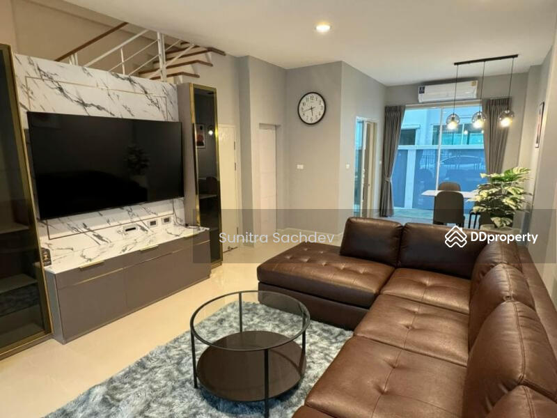 House for rent in Phasi Charoen, Thailand · Baan Klang Muang Sathorn - Taksin2, Bangkok · 3 rooms, 3 baths
