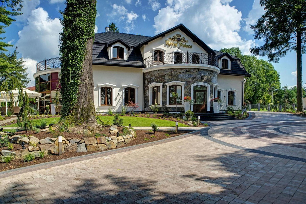 Hotel · ROYAL PALACE Centrum Bankietowe, Sanok