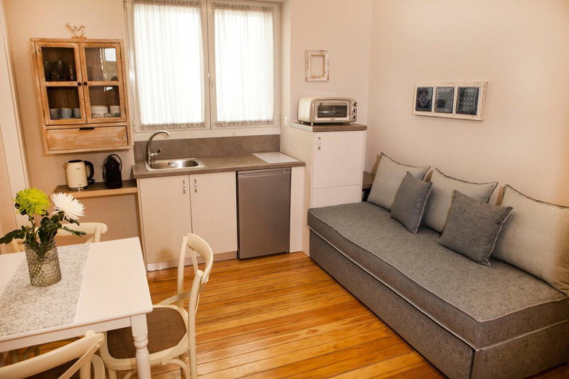 2-spaces comfy Bentzi apartment 7 with balcony in Pagrati, Athens, Greece