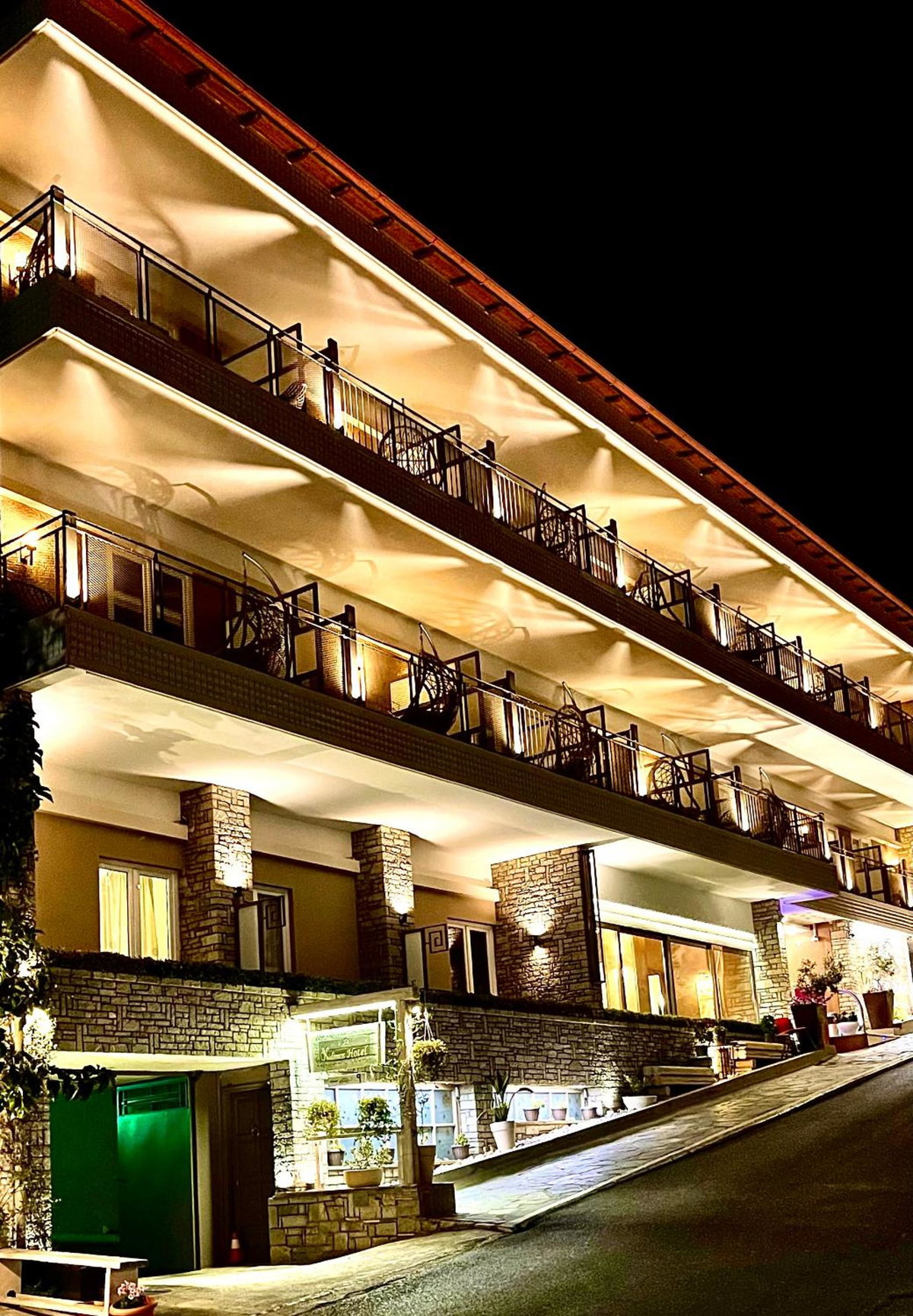 Nidimos Hotel, Greece