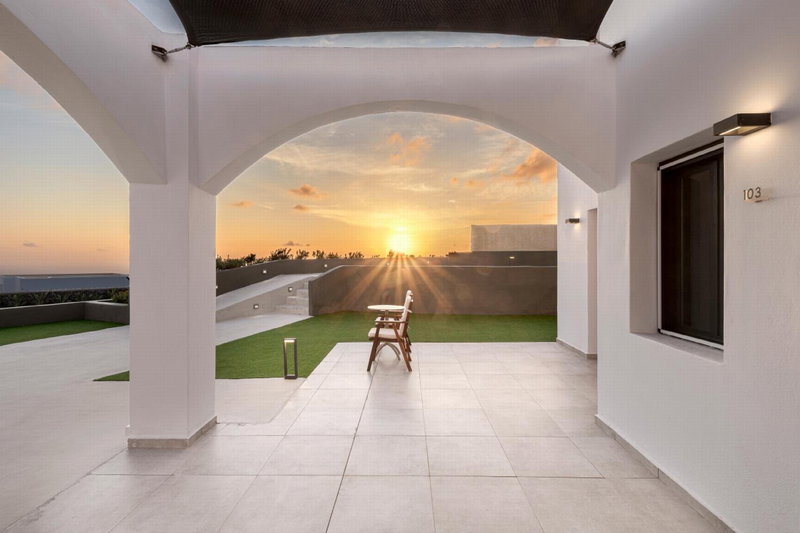 Pearl Inn Hotel by Pearl Hotel Collection, Imerovigli, Greece