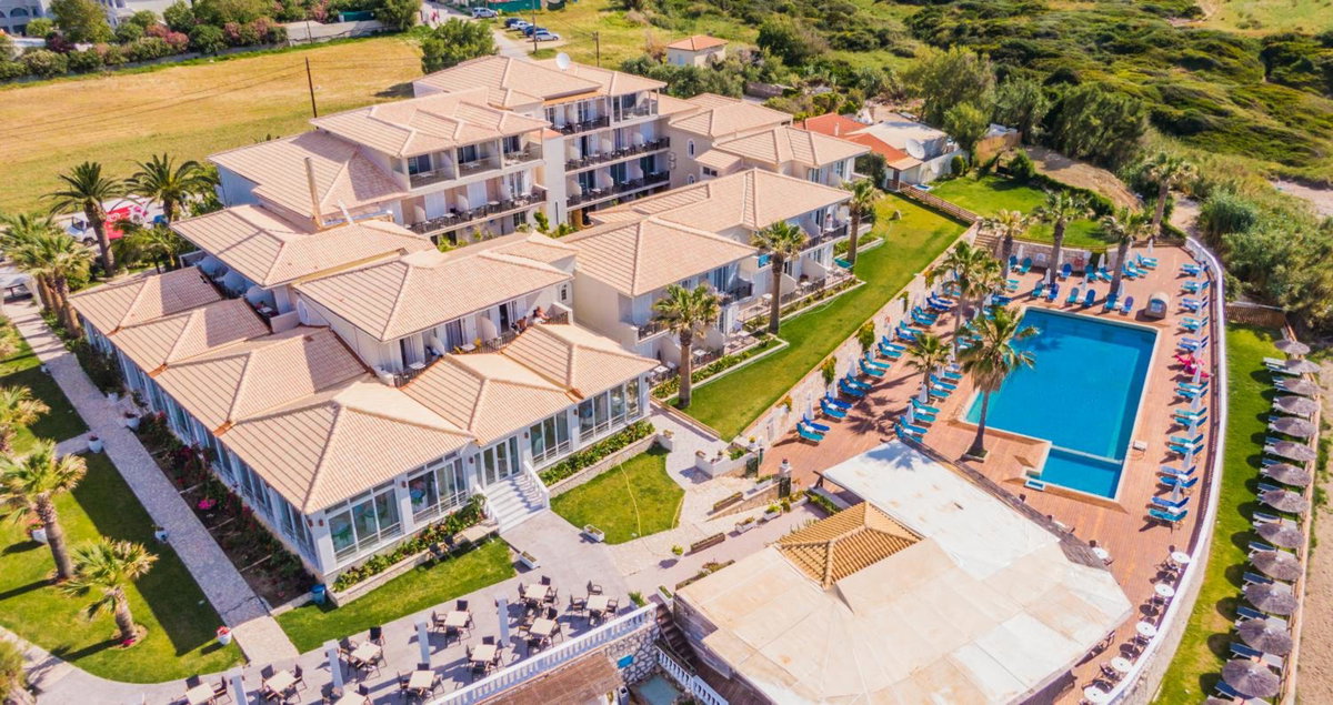 Hotel · Crystal Beach Hotel, Kalamaki