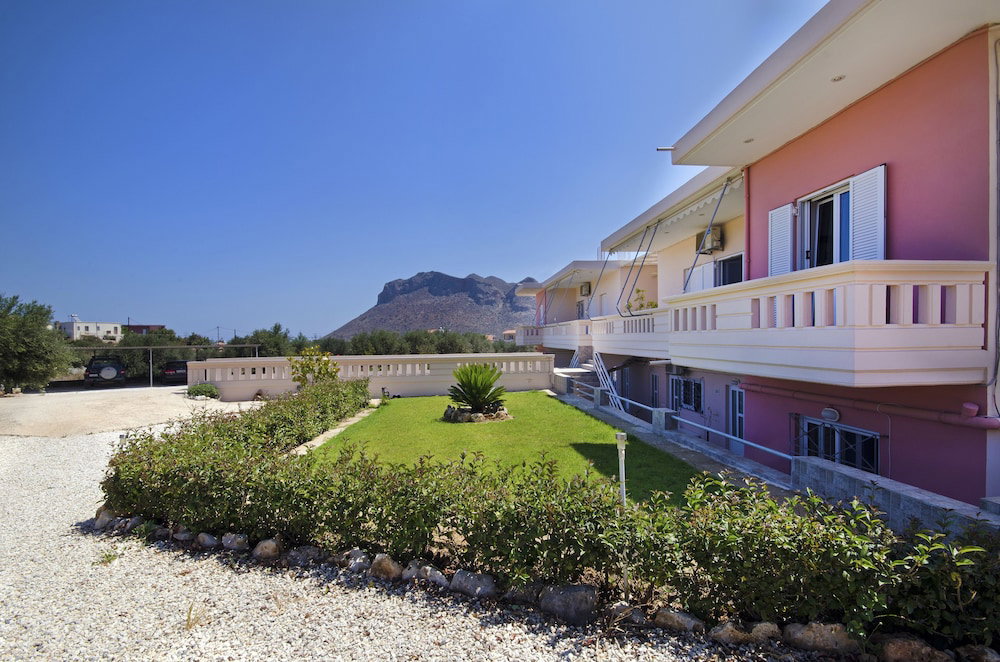 Hotel · Skamagkas M. Apartments, Chania