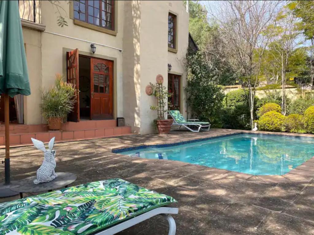 Hotel · Tuscan Rose, Johannesburg