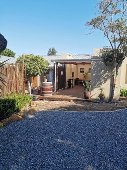 The Birdhouse Bed & Breakfast #NO Loadshedding #Solar Energy, East London, South Africa