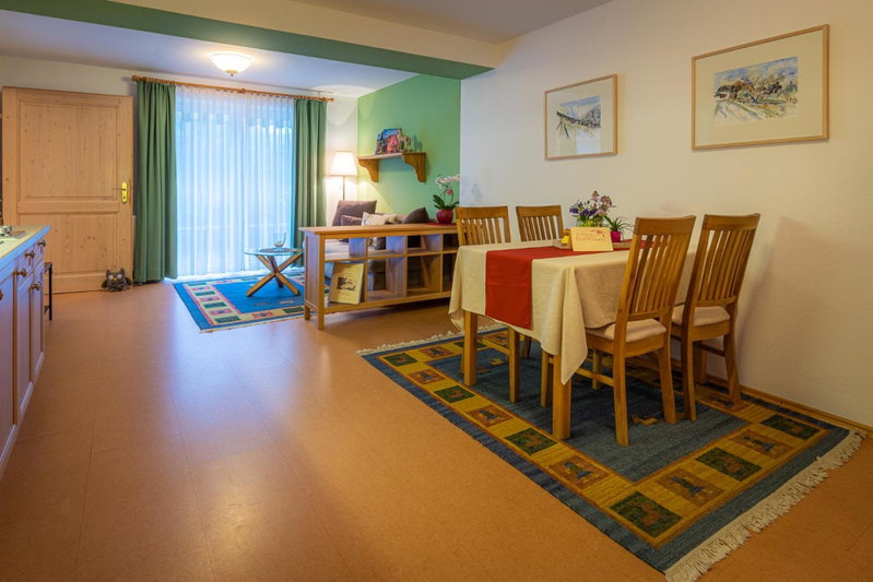 Ferienwohnungen Hotel Garni Dörflerwirt, Aflenz Kurort, Austria