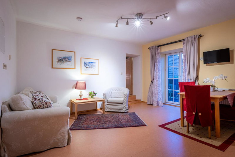 Ferienwohnungen Hotel Garni Dörflerwirt, Aflenz Kurort, Austria