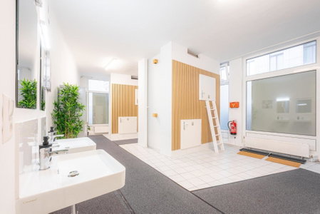Robin Wood Capsule Hostel, Vienna, Austria