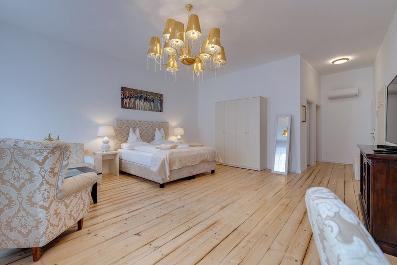 Boutique Hotel Goldenes Lamm, Villach, Austria