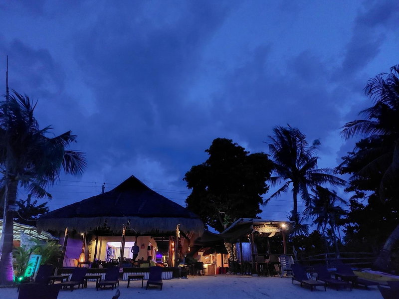 Avila's Horizon Dive Resort Malapascua, Malapascua Island, Philippines