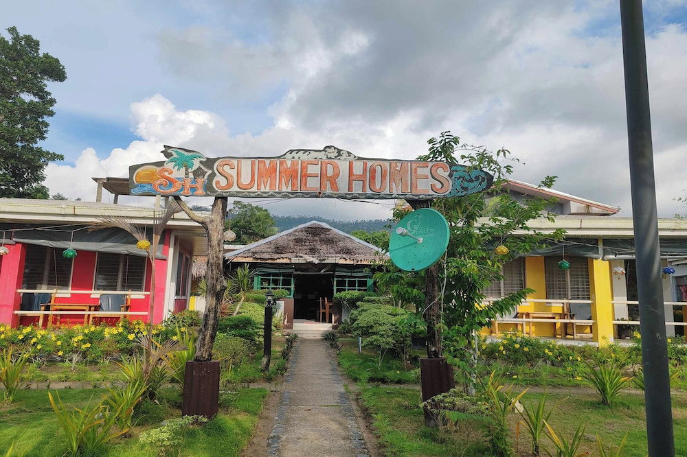 Summer Homes Beach Front Resort and Cottages Port Barton, Philippines