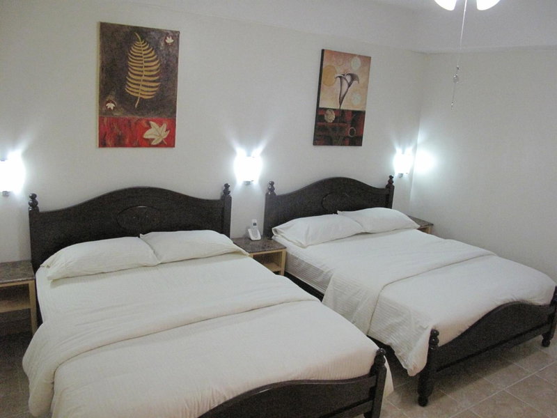 Makati Suites at Travelers Inn, Manila, Филиппины