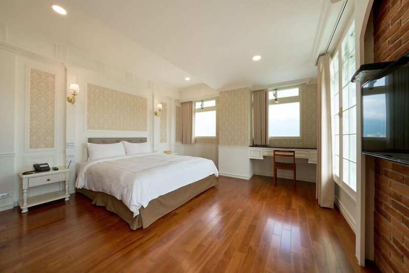 The White Paris, Jiaoxi, 台湾