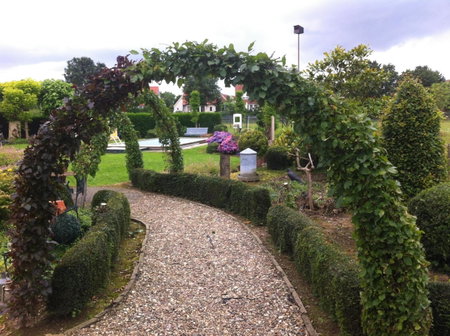 Chalet or Apartment nearby Roermond Outlet, Stevensweert, Niederlande