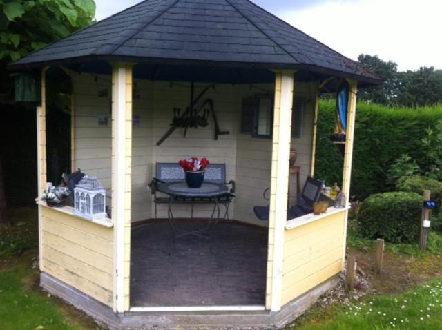 Chalet or Apartment nearby Roermond Outlet, Stevensweert, Niederlande