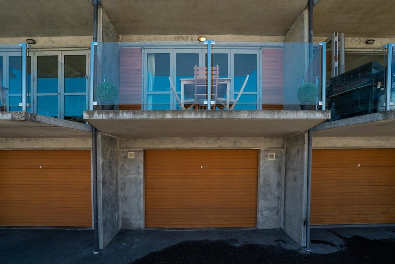Lakeside Living - Modern 2-Bedroom Apartment, Queenstown, New Zealand