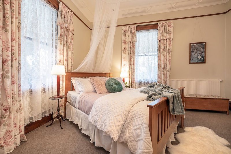 The Fern & Thistle Luxury Accommodation, Benhar, New Zealand