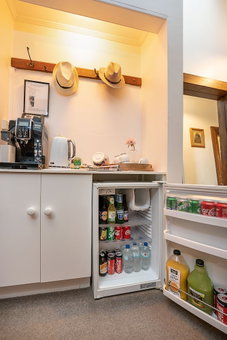The Fern & Thistle Luxury Accommodation, Benhar, New Zealand